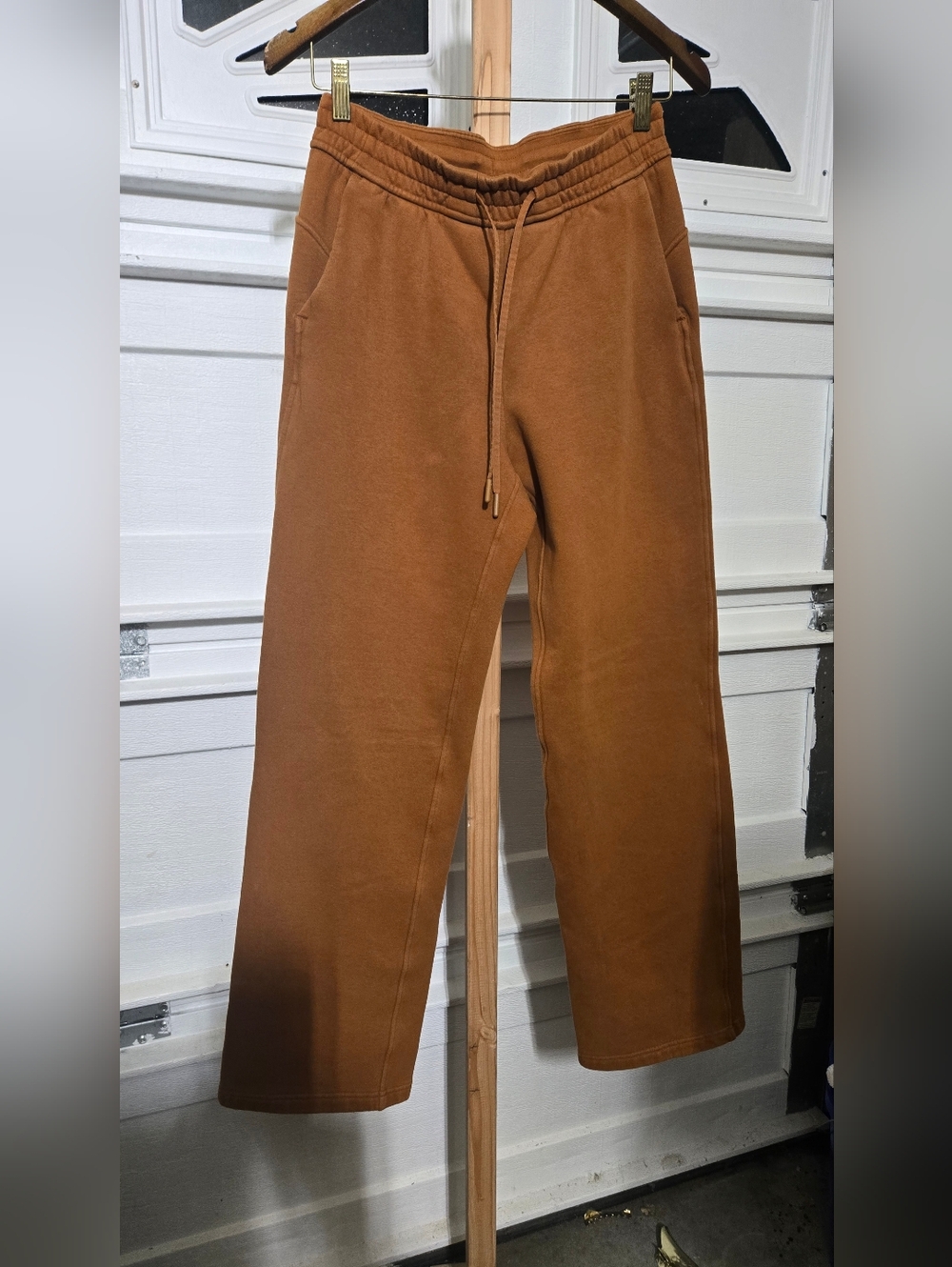 lululemon athletica W Drawstring Joggers in Chestnut